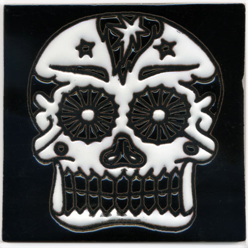 9-25-019 - Relief-Fliese 15x15 - Tribal-Skull